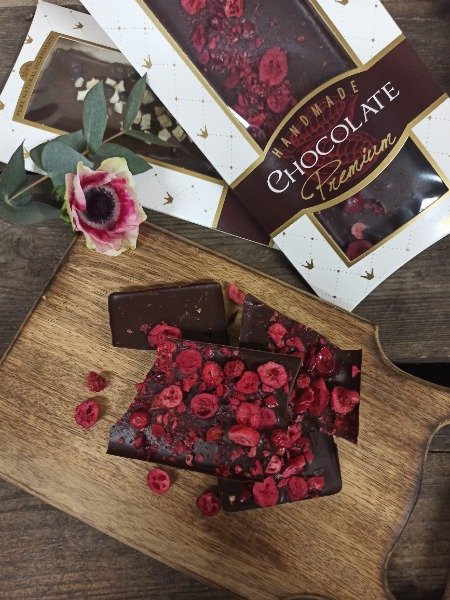 Käsintehty tumma suklaa